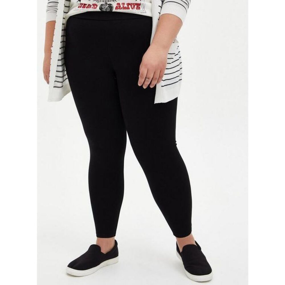 ✨Torrid Full Length Signature Waist Ponte Black Sz 2X Leggings✨ - Picture 2 of 8